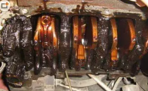 机油在发动机里180天就会变质？