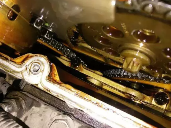 案例：这个故障的出现，说明机油粘度选择不正确