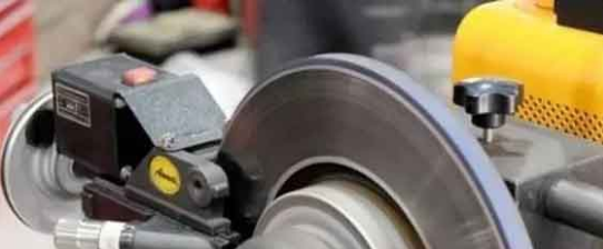 刹车片生锈了,涂点润滑油就能解决?