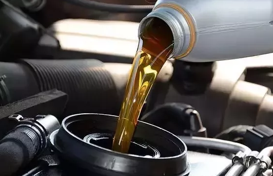 机油更换的3大误区 分分钟毁车没商量