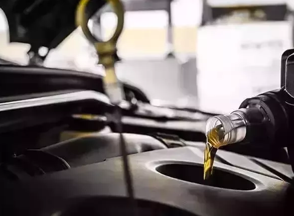 机油更换的3大误区 分分钟毁车没商量